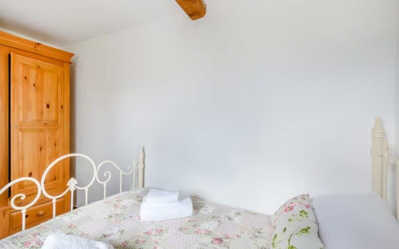 bed of holiday cottage 5 at epworth fields holiday park in lincolnshire