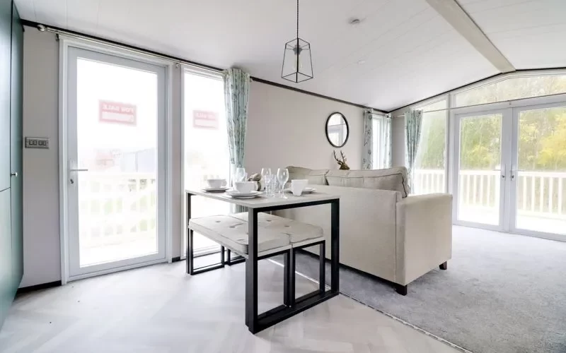 lodge dining area in a sunrise lodge at epworth fields holiday park in lincolnshire