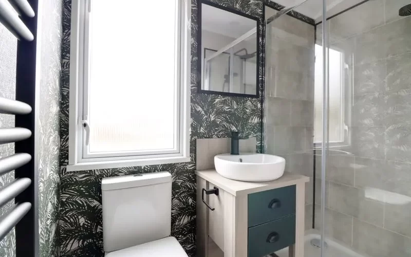 luxury lodge bathroom in a sunrise lodge at epworth fields holiday park in lincolnshire
