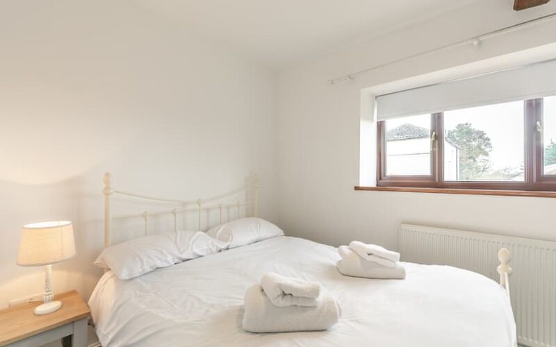 bedroom 1 of holiday cottage 3 at epworth fields holiday park in lincolnshire