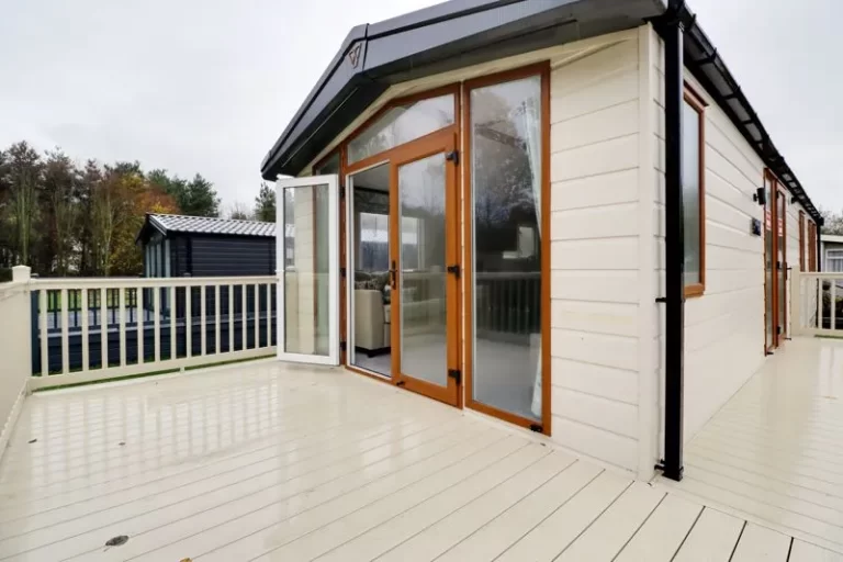 outside white lodge on a sunrise lodge at epworth fields holiday park in lincolnshire