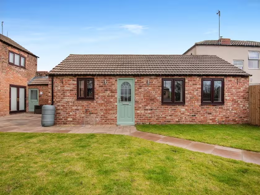 outside of holiday cottage 2 at epworth fields holiday park in lincolnshire