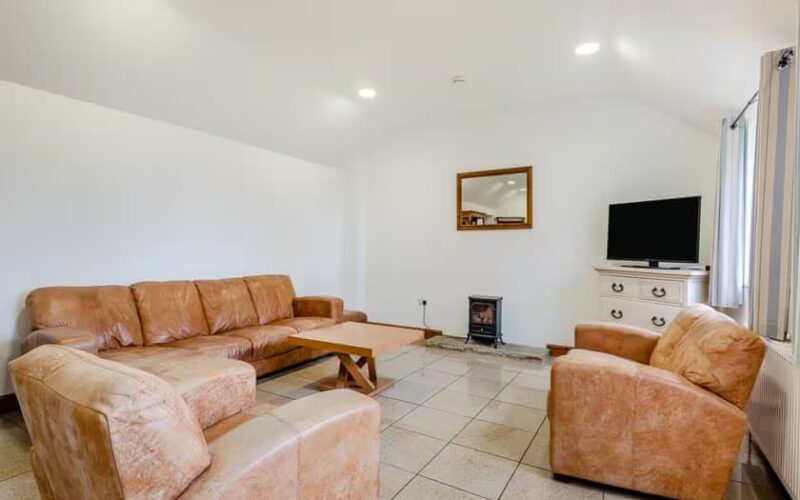 sofas of holiday cottage 2 at epworth fields holiday park in lincolnshire