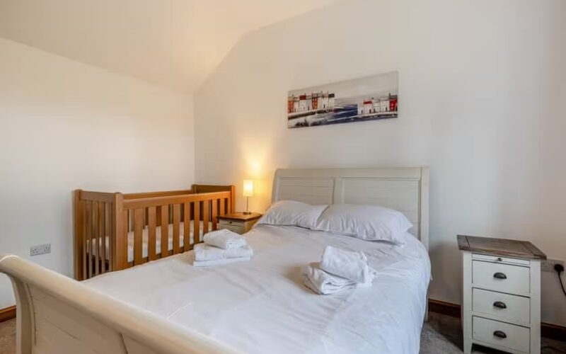 double bed of holiday cottage 2 at epworth fields holiday park in lincolnshire