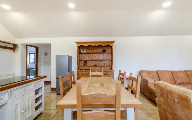 table of holiday cottage 2 at epworth fields holiday park in lincolnshire