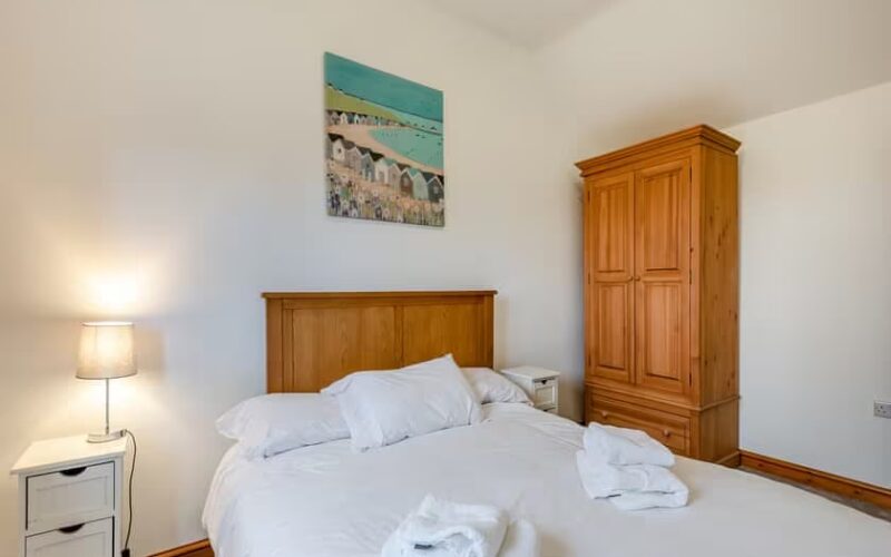 bedroom 2 of holiday cottage 2 at epworth fields holiday park in lincolnshire