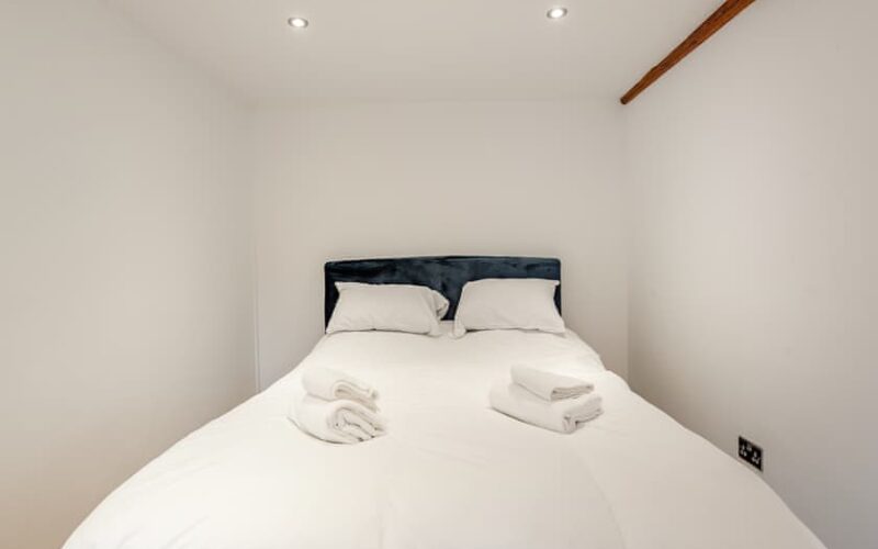 double bed of holiday cottage 1 at epworth fields holiday park in lincolnshire