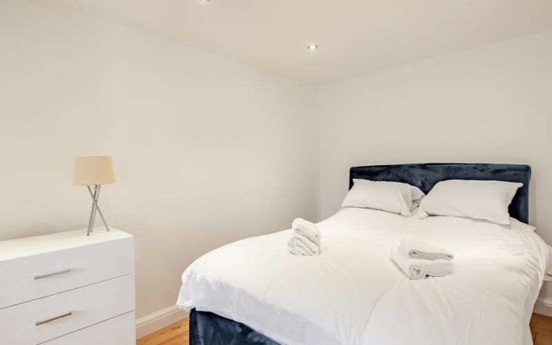 double bed of holiday cottage 1 at epworth fields holiday park in lincolnshire